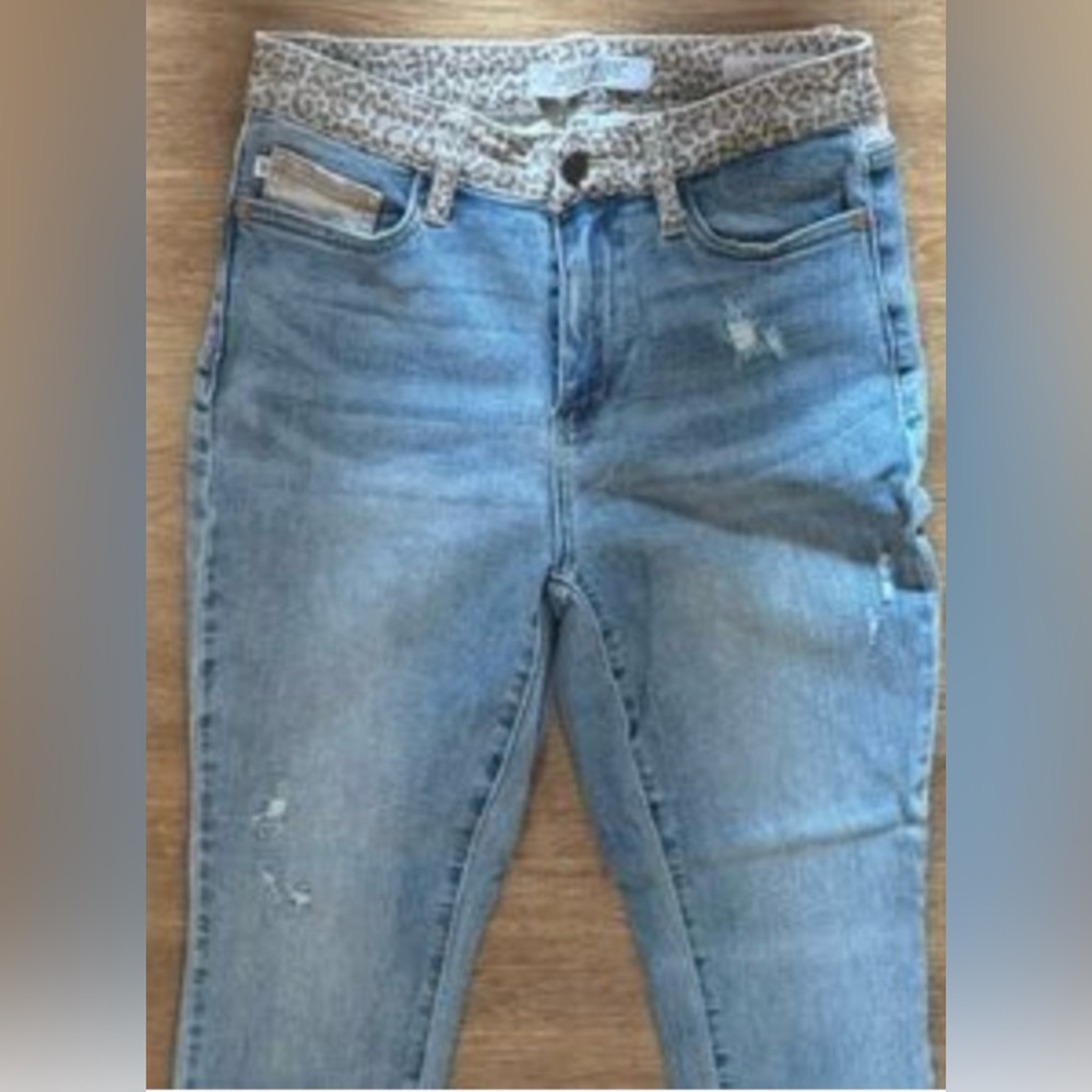 Judy Blue Size 1 jeans with leopard/camouflage print detailing, slim fit - Picture 4 of 4
